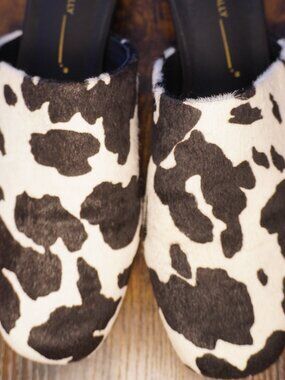 Intentionally Blank Cow Print Haircalf Leather Mules Size 10 / Fits 9.5 Narrow